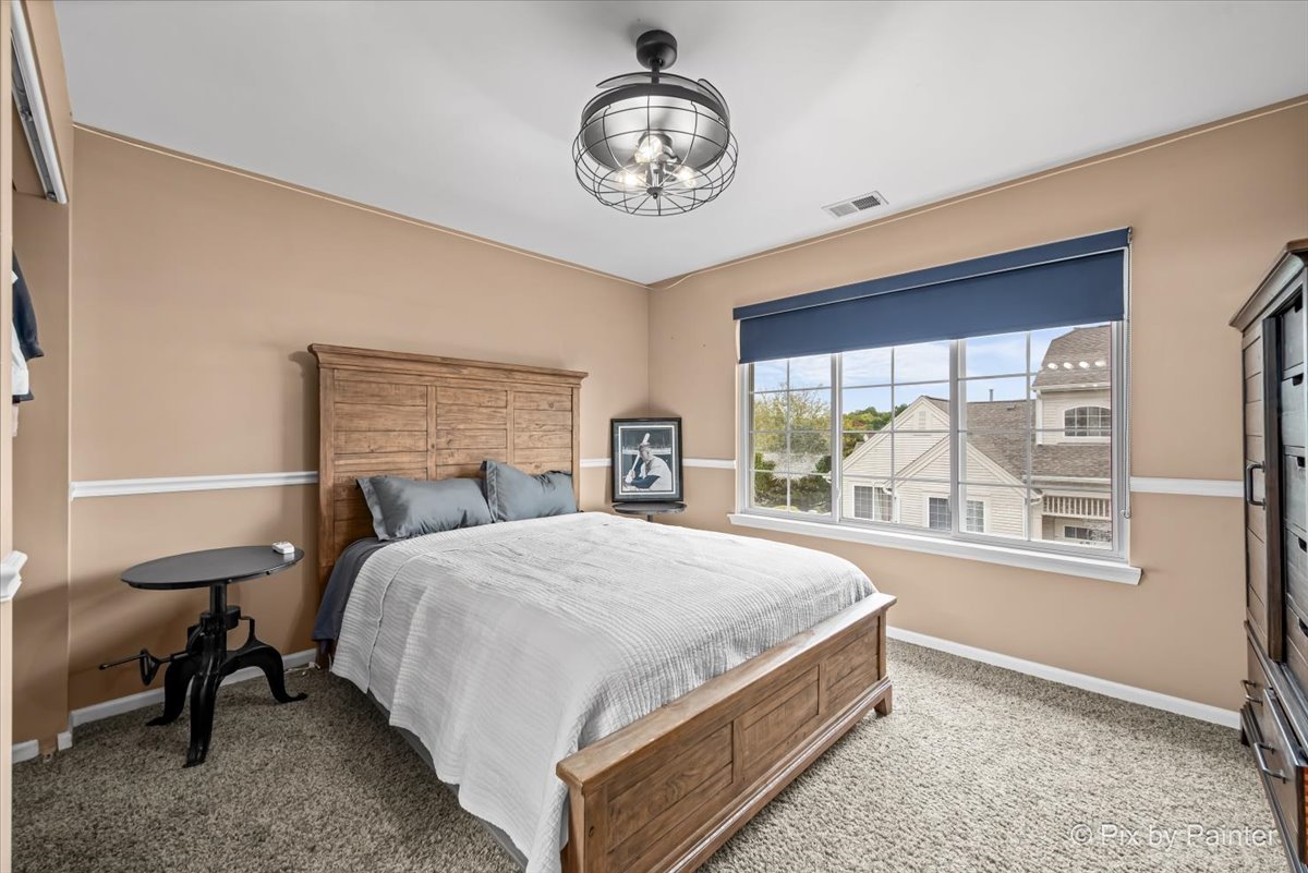 659 S Rosehall Lane, Round Lake, IL 60073