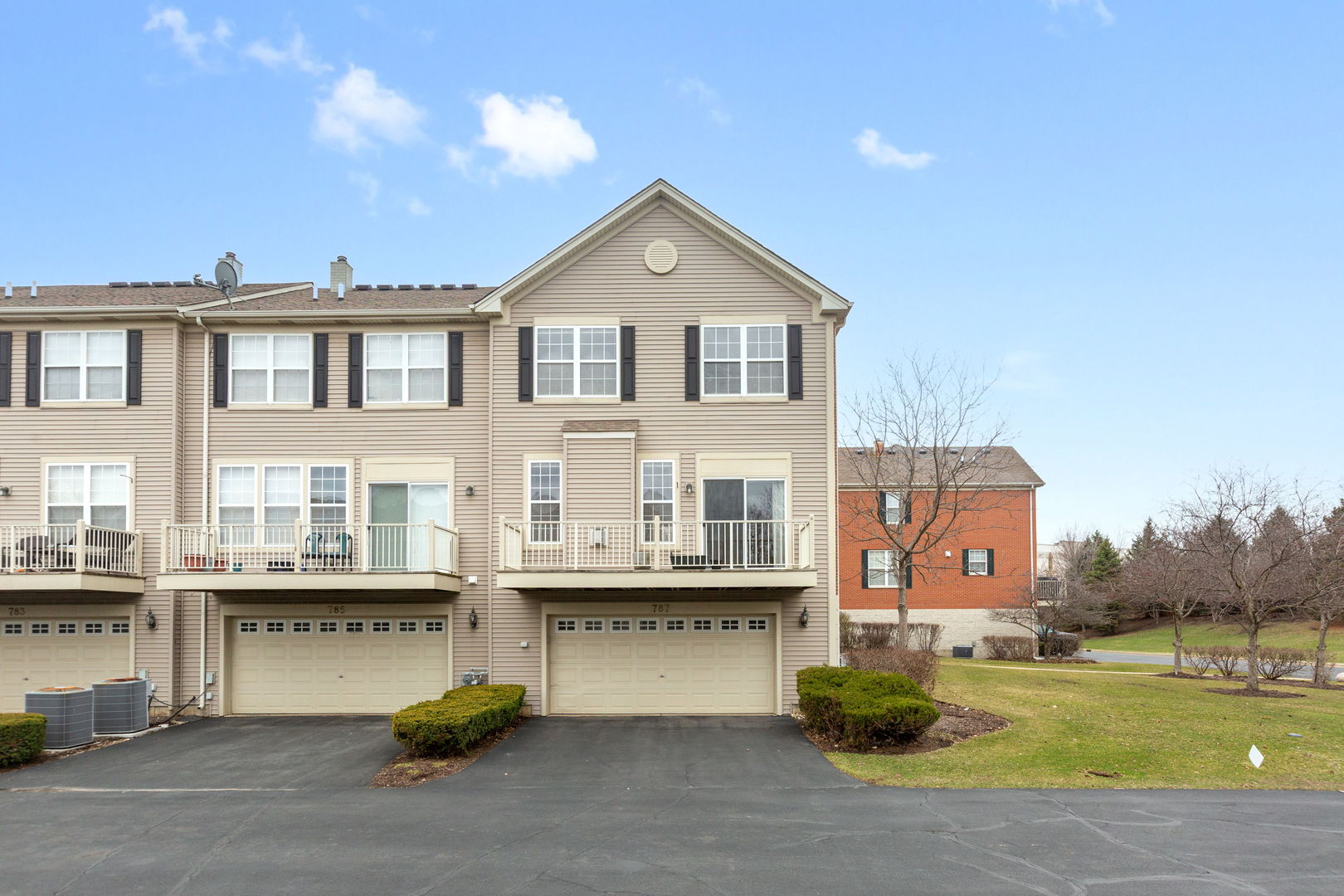 787 Thornbury Court, Bartlett, IL 60103