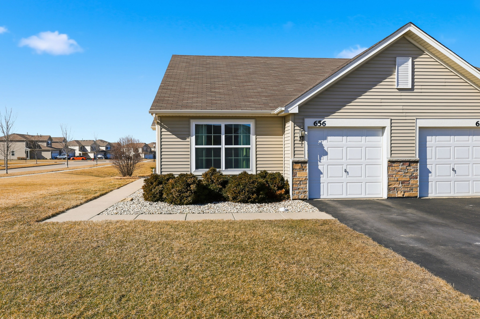 656 Vine Street, Hampshire, IL 60140