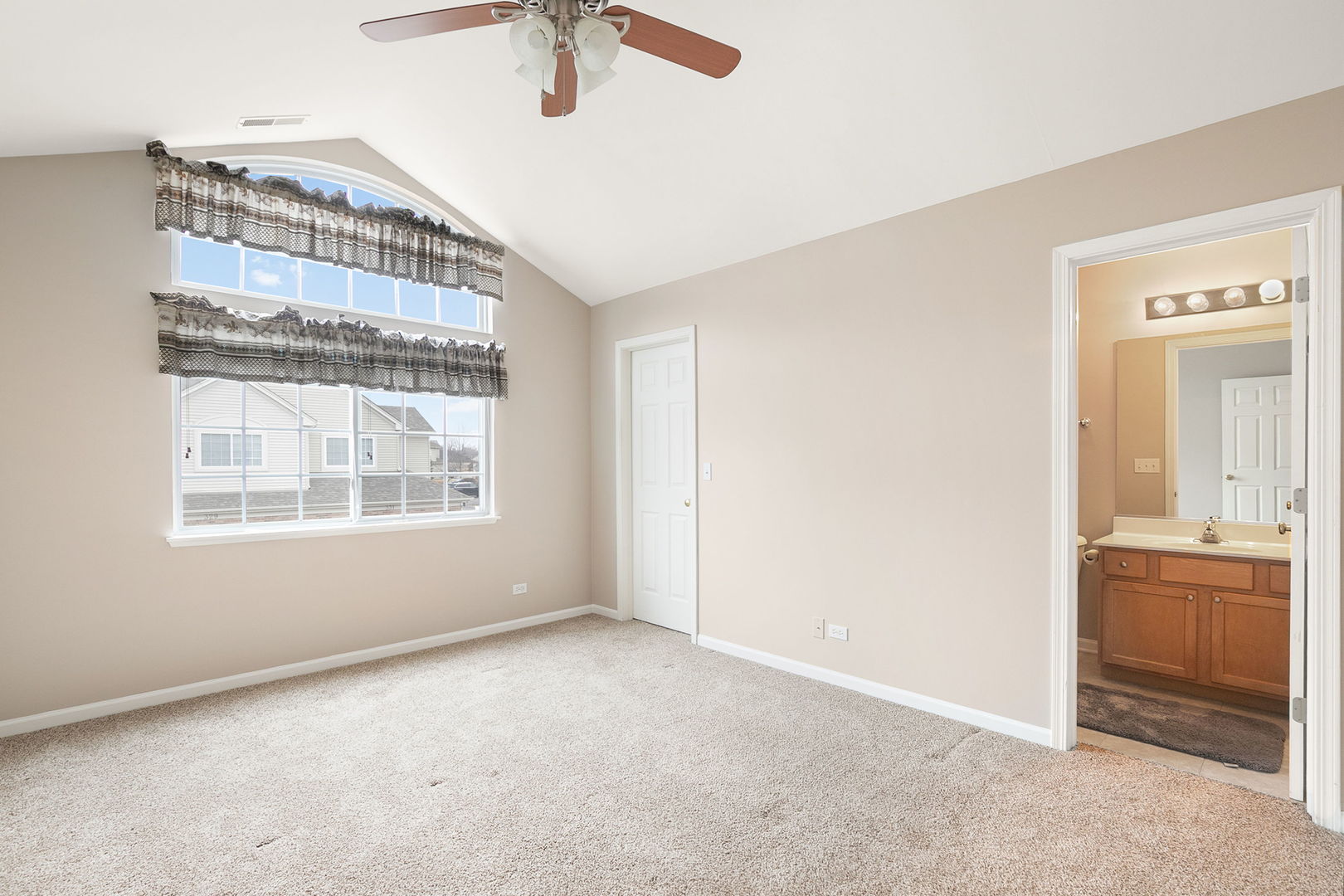 341 Patriot Drive, Hainesville, IL 60030