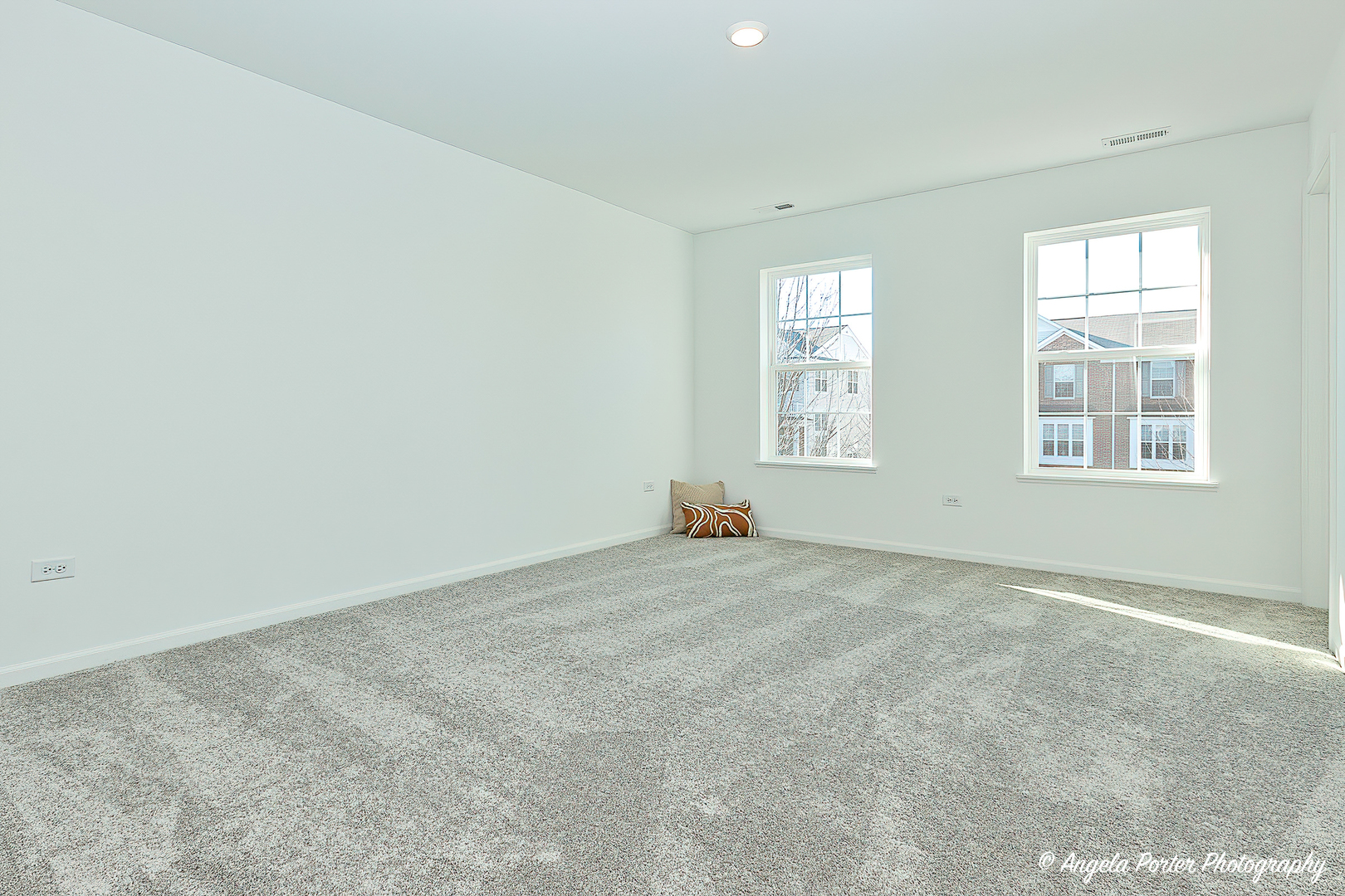 402 Neubauer Circle, Lindenhurst, IL 60046