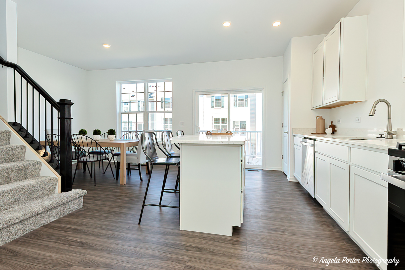 402 Neubauer Circle, Lindenhurst, IL 60046