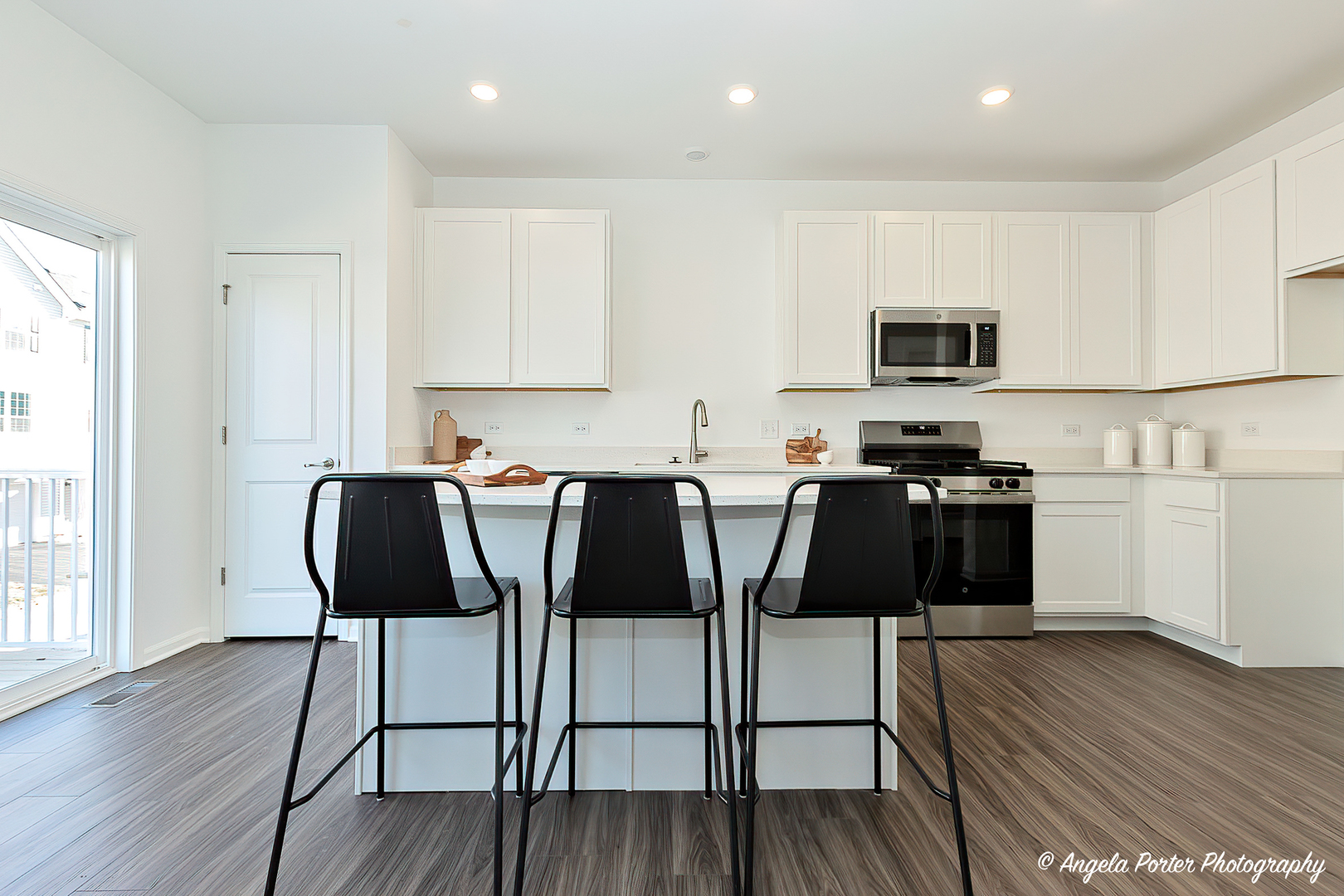 402 Neubauer Circle, Lindenhurst, IL 60046