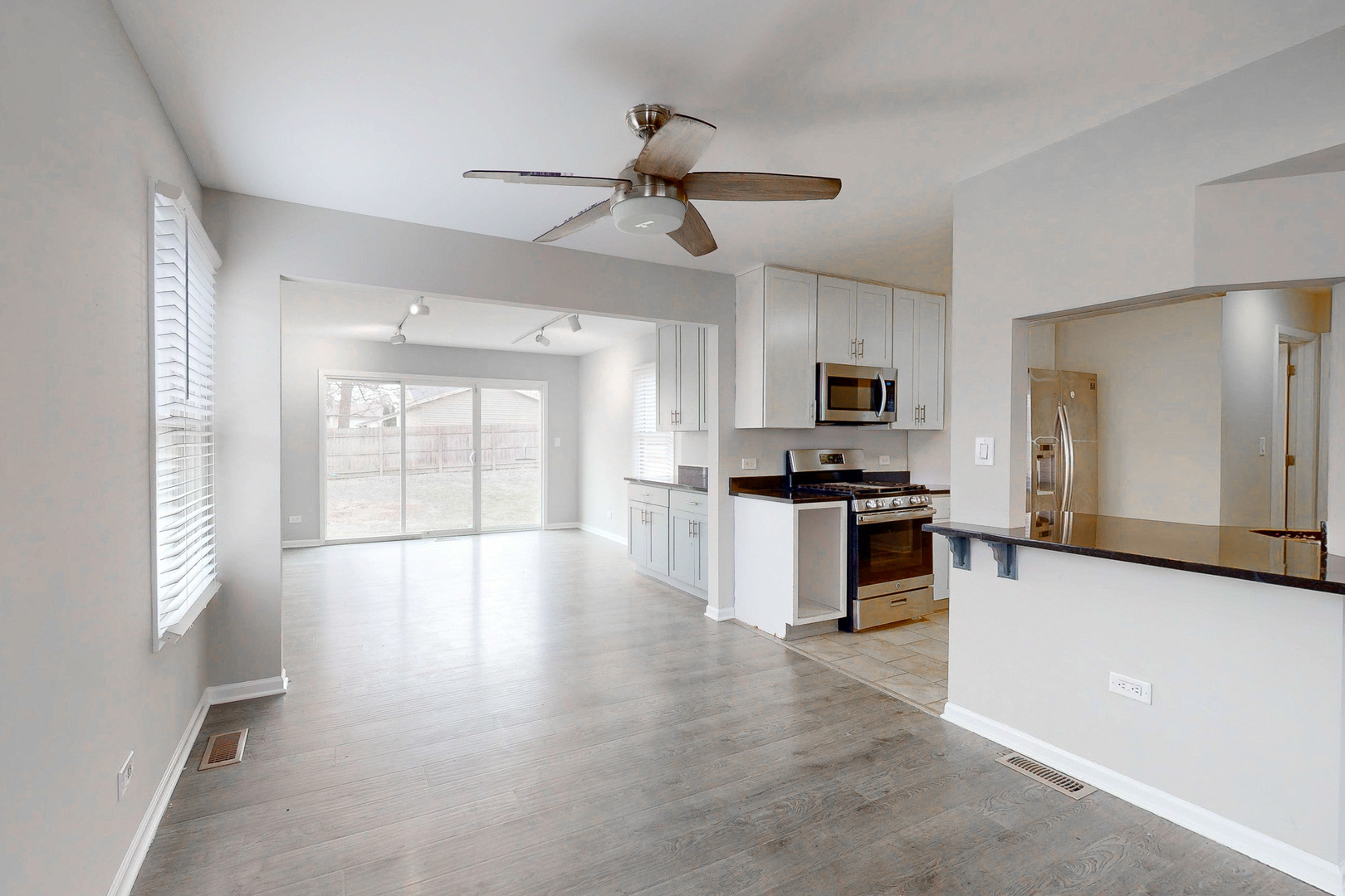 6025 Leonard Avenue, Downers Grove, IL 60516