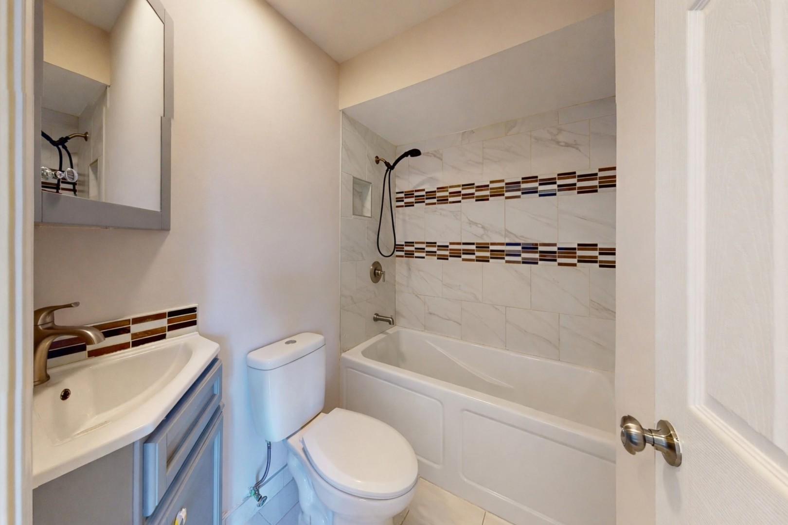 6025 Leonard Avenue, Downers Grove, IL 60516