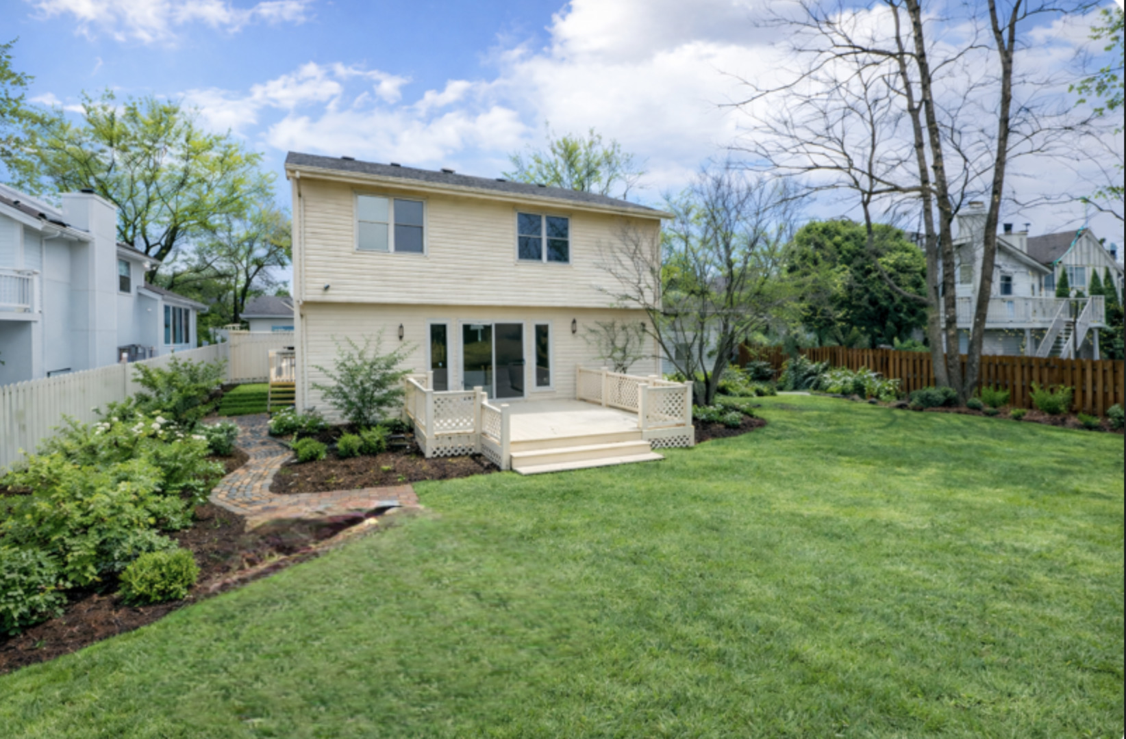 2010 Carriage Hill Road, Lisle, IL 60532