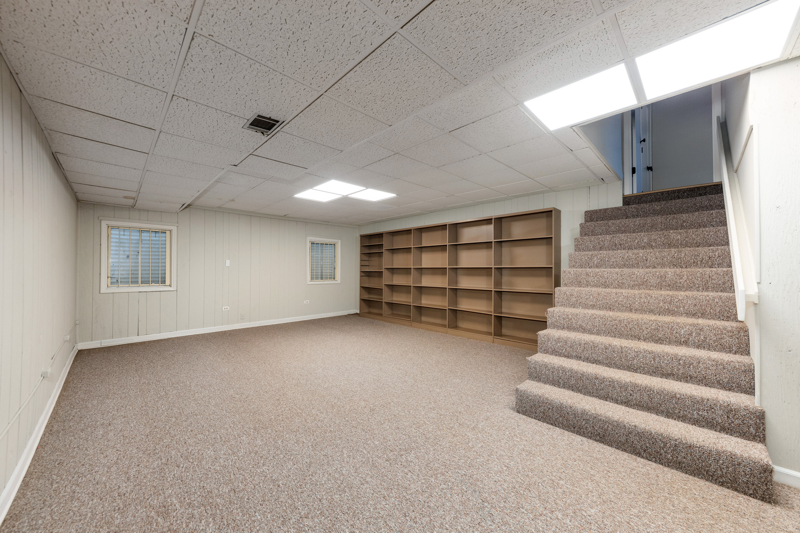 2010 Carriage Hill Road, Lisle, IL 60532