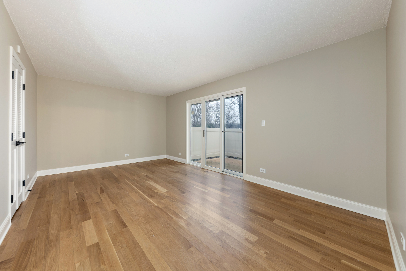 2010 Carriage Hill Road, Lisle, IL 60532