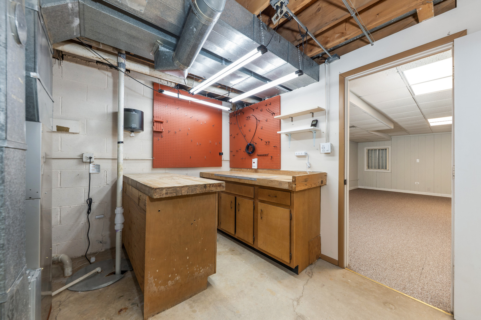 2010 Carriage Hill Road, Lisle, IL 60532