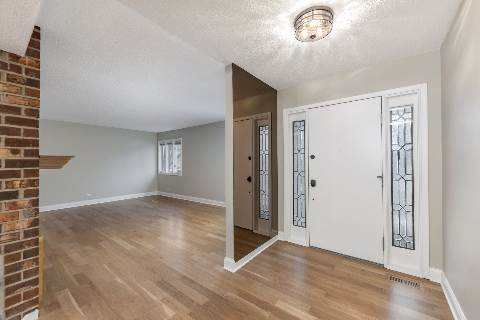 2010 Carriage Hill Road, Lisle, IL 60532