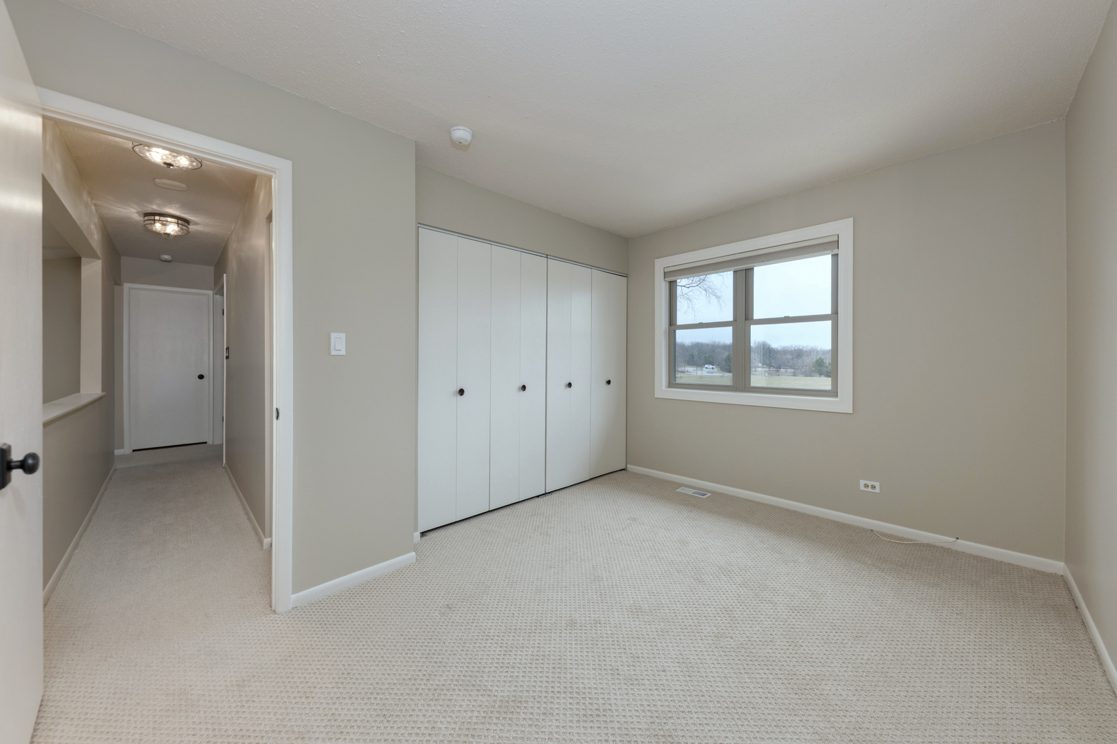 2010 Carriage Hill Road, Lisle, IL 60532