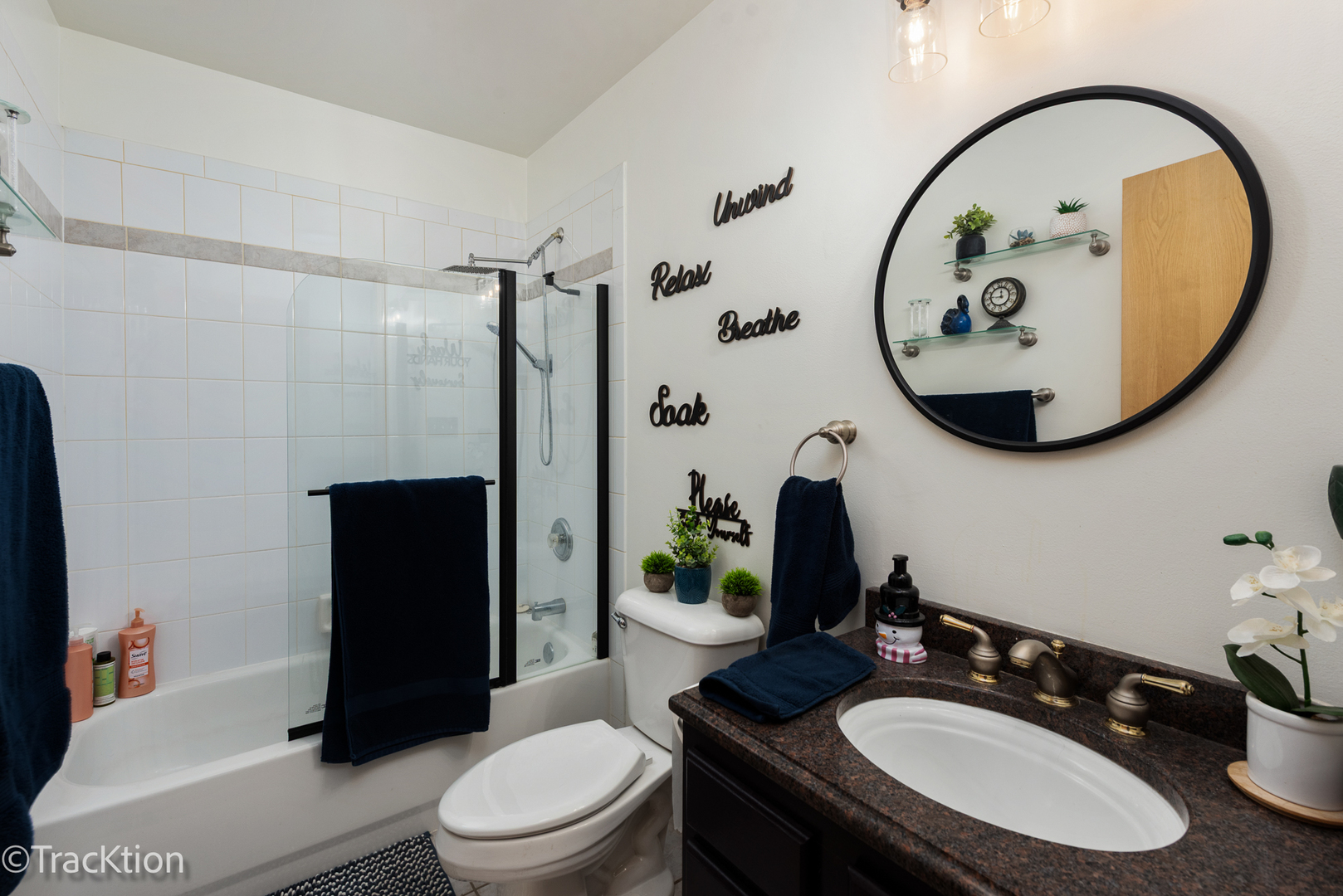 907 E Broadway Avenue, Winthrop Harbor, IL 60096