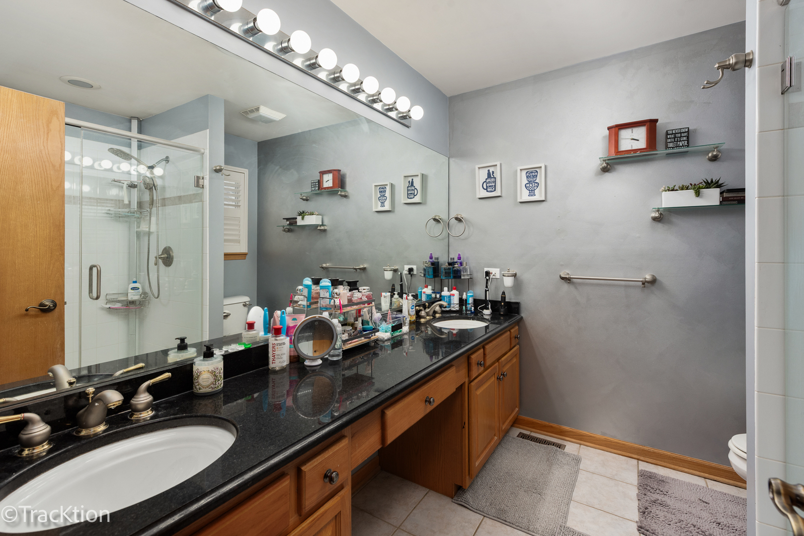 907 E Broadway Avenue, Winthrop Harbor, IL 60096