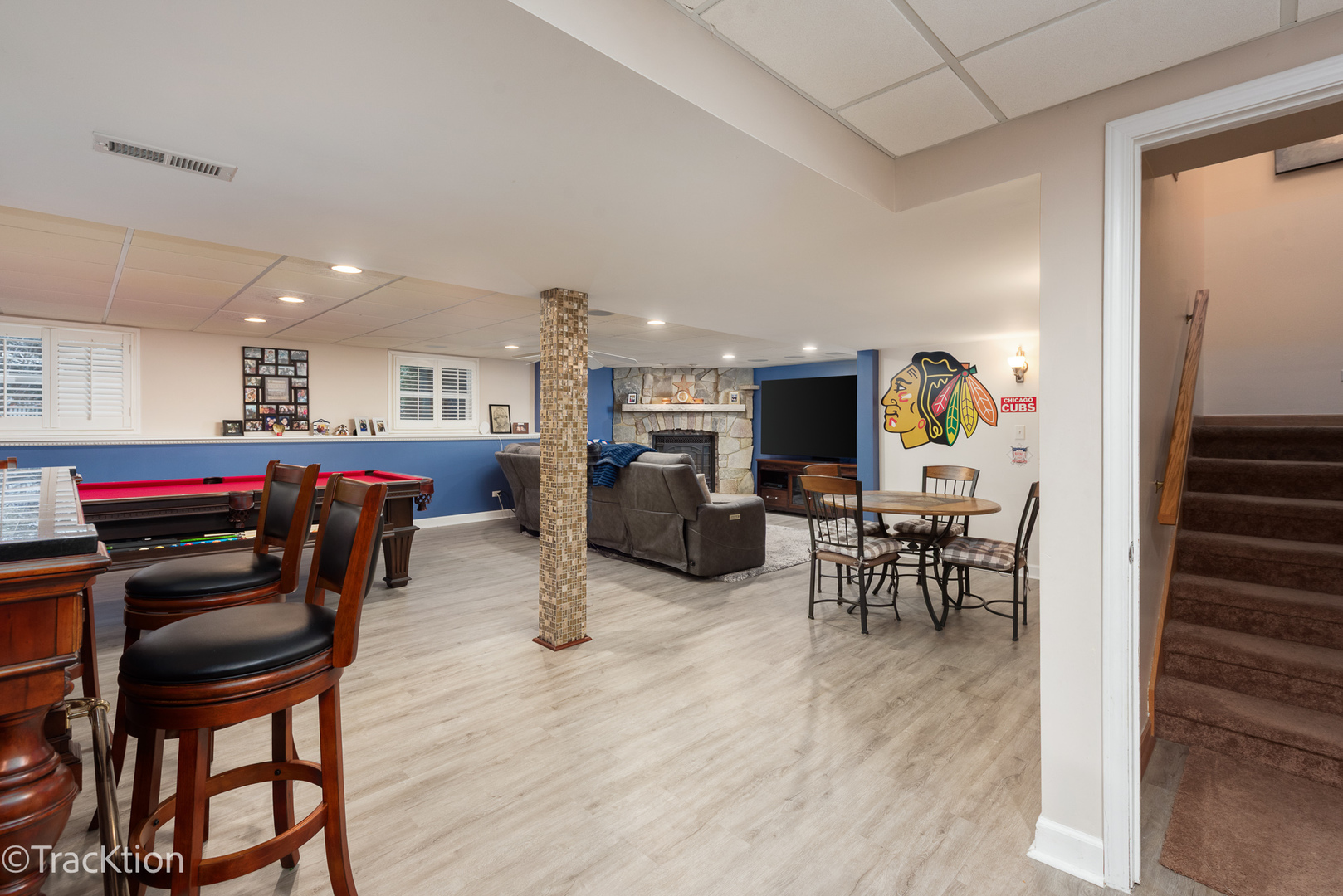 907 E Broadway Avenue, Winthrop Harbor, IL 60096