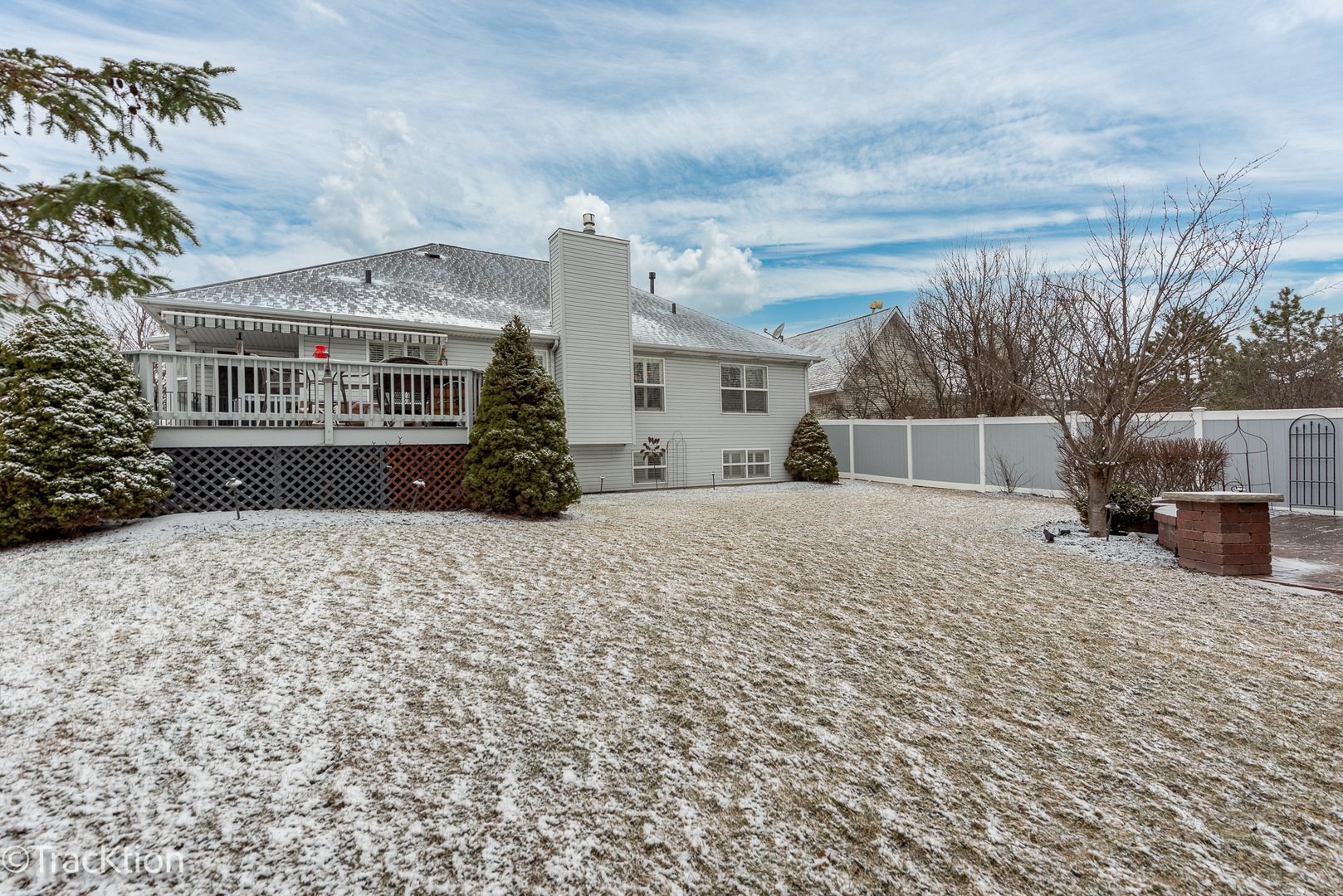 907 E Broadway Avenue, Winthrop Harbor, IL 60096