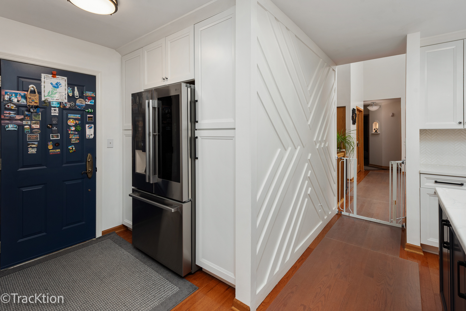 907 E Broadway Avenue, Winthrop Harbor, IL 60096