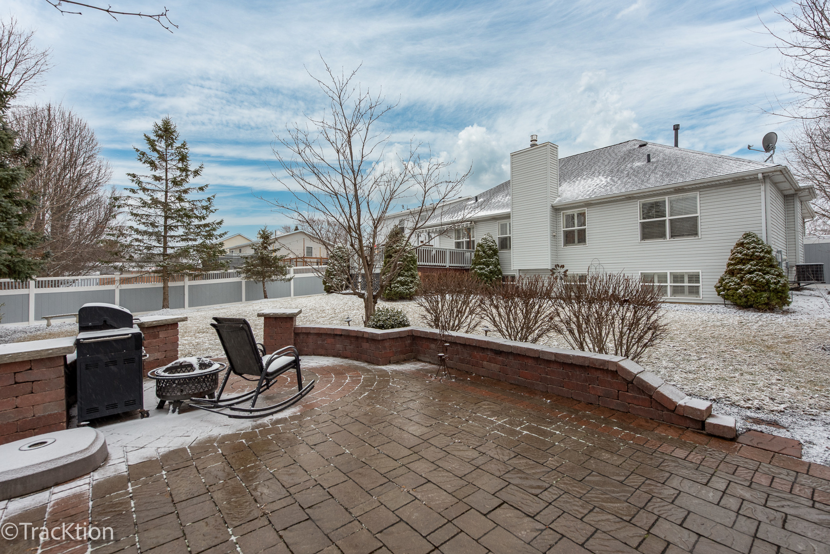 907 E Broadway Avenue, Winthrop Harbor, IL 60096