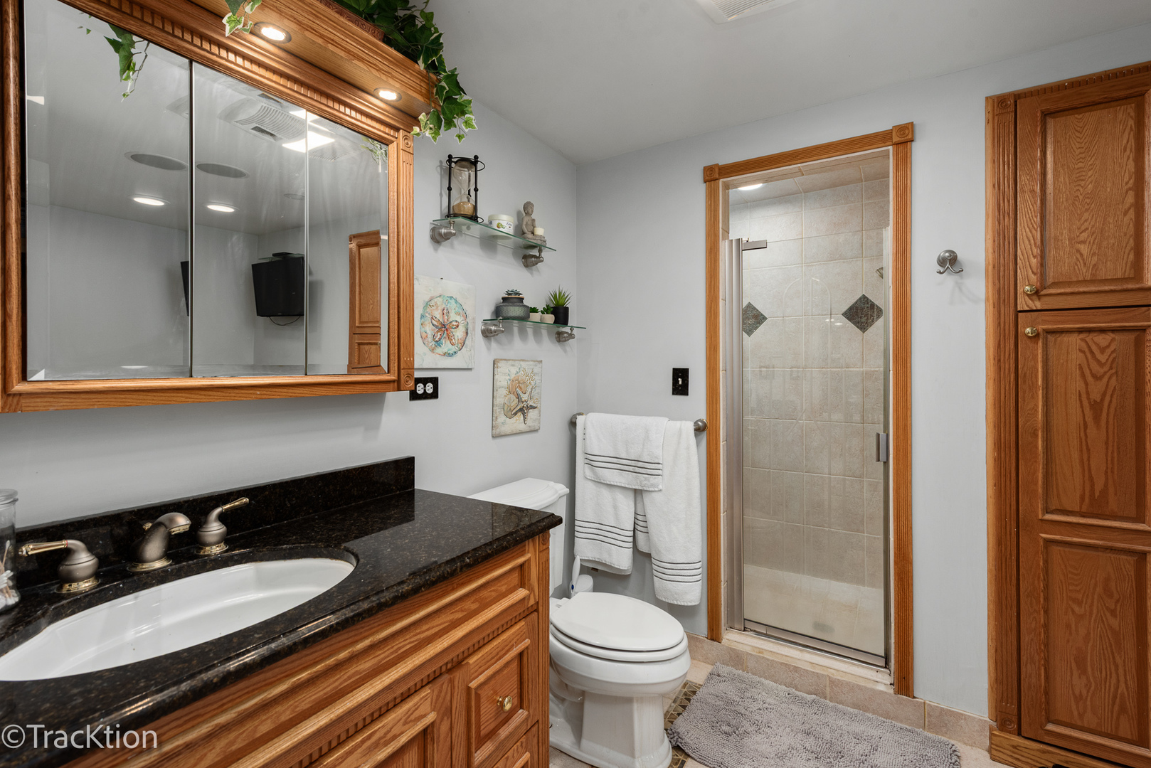 907 E Broadway Avenue, Winthrop Harbor, IL 60096