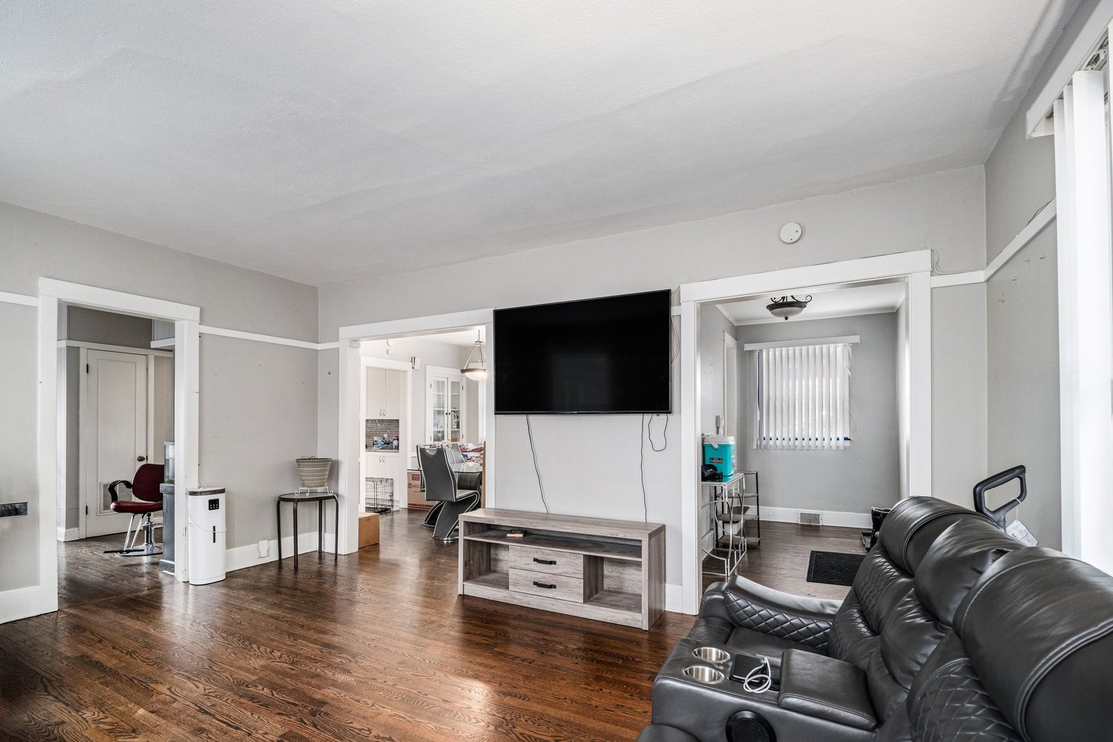 1017 W Highland Avenue, Elgin, IL 60123