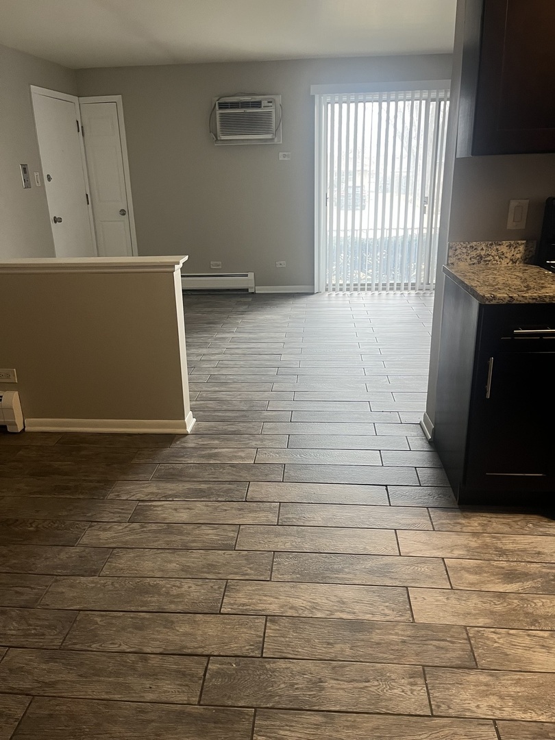 8139 W 83rd Place #1E, Justice, IL 60458