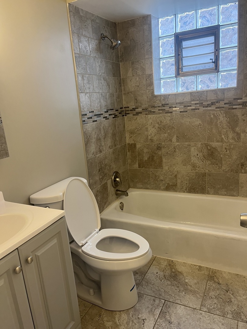 8139 W 83rd Place #1E, Justice, IL 60458