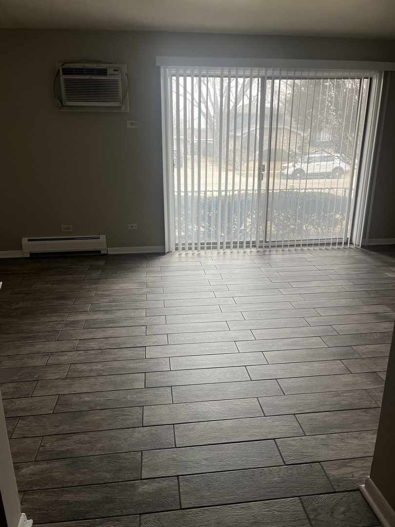 8139 W 83rd Place #1E, Justice, IL 60458