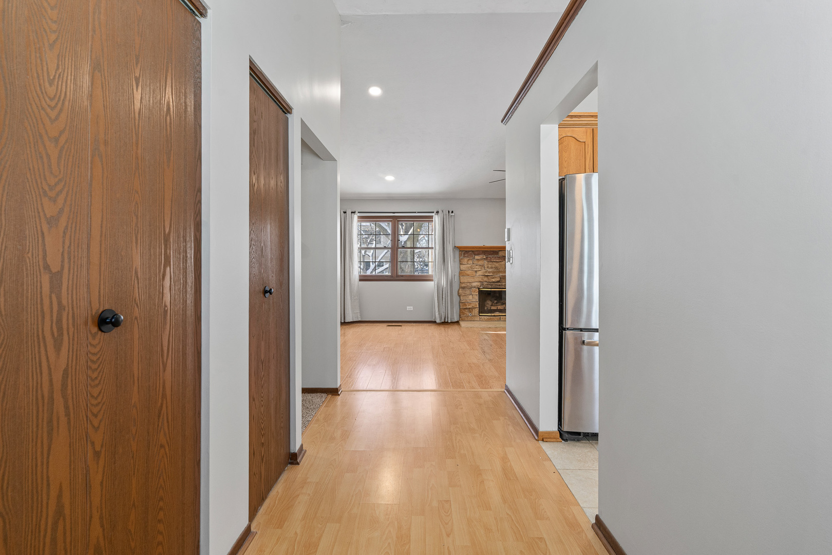 120 S Staffire Drive, Schaumburg, IL 60193