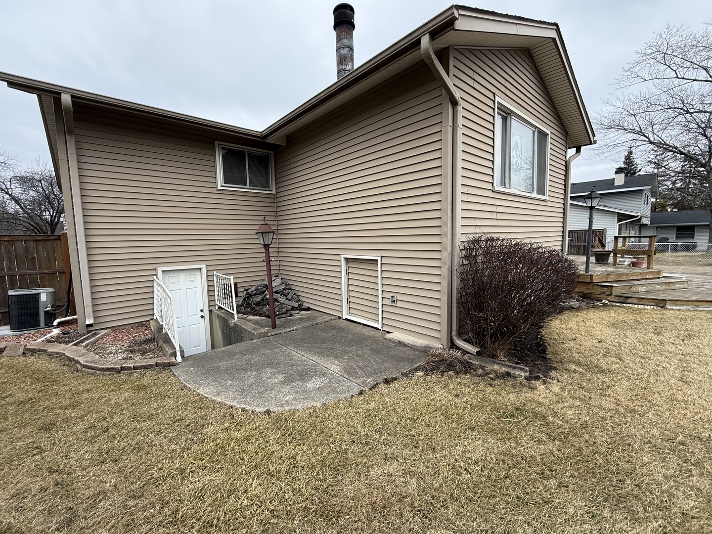 855 E Patten Drive, Palatine, IL 60074