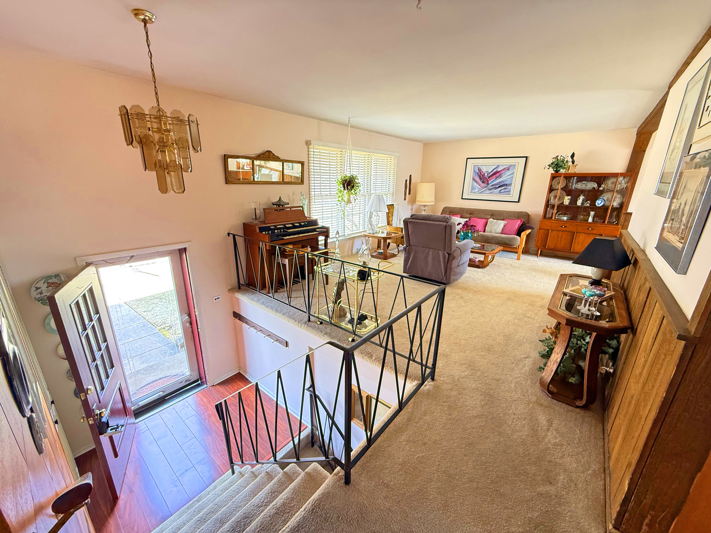 855 E Patten Drive, Palatine, IL 60074