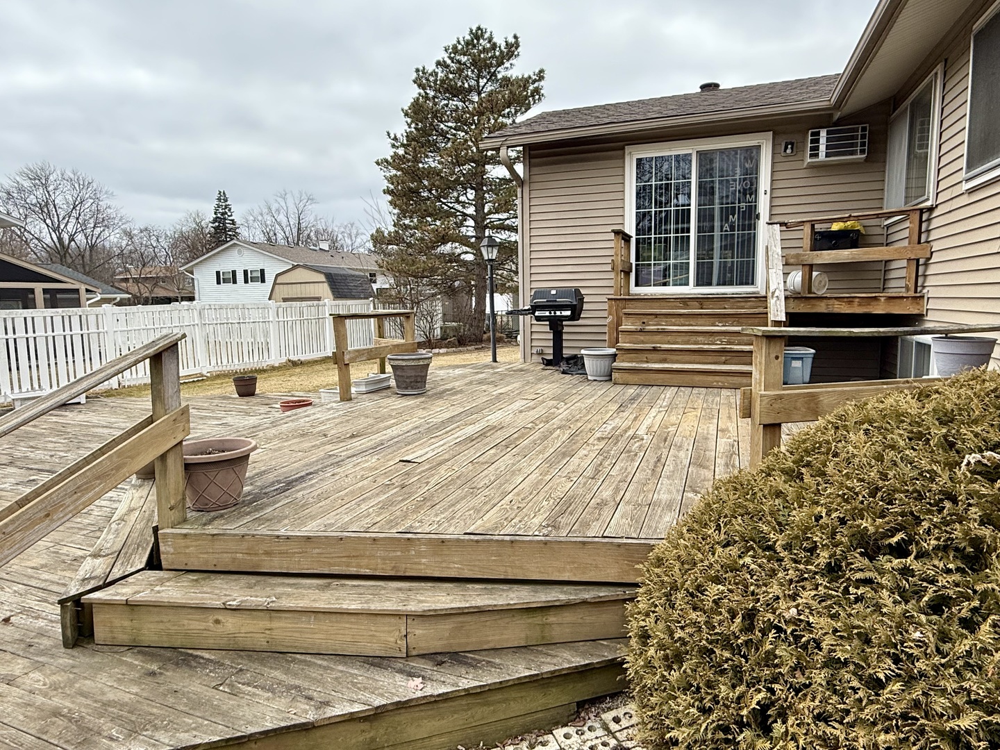 855 E Patten Drive, Palatine, IL 60074