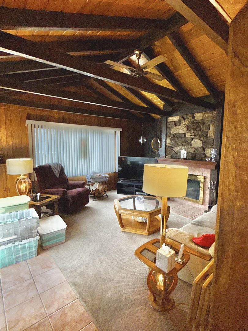 855 E Patten Drive, Palatine, IL 60074