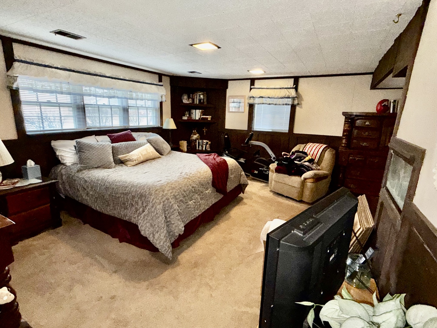 855 E Patten Drive, Palatine, IL 60074