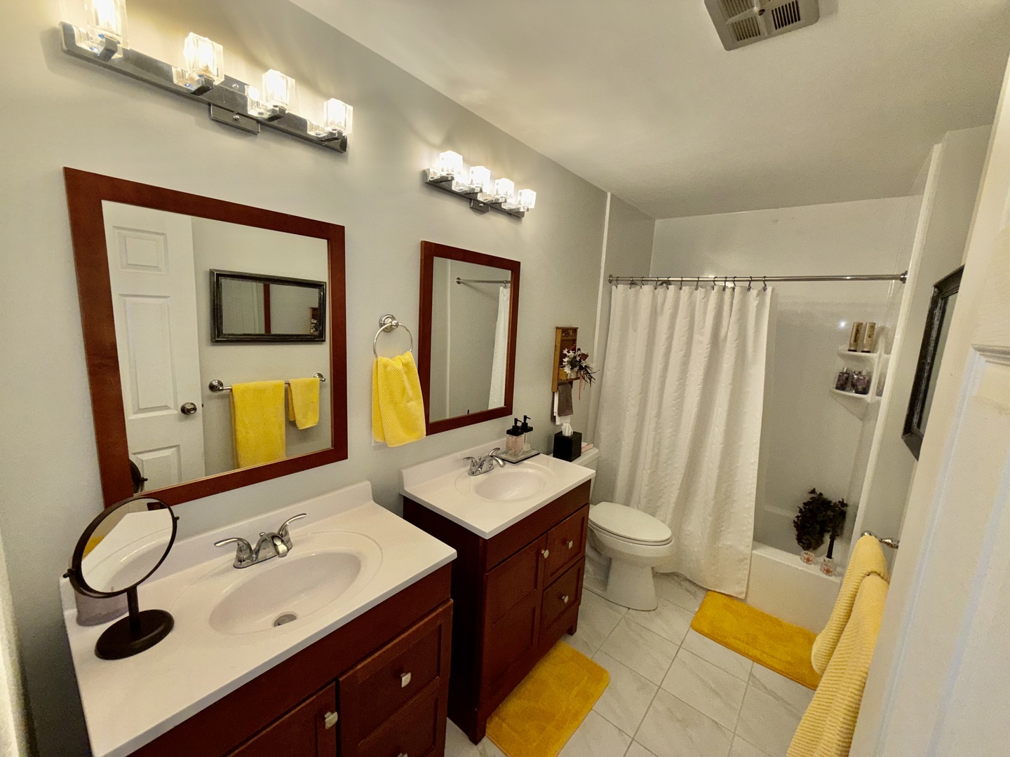 855 E Patten Drive, Palatine, IL 60074