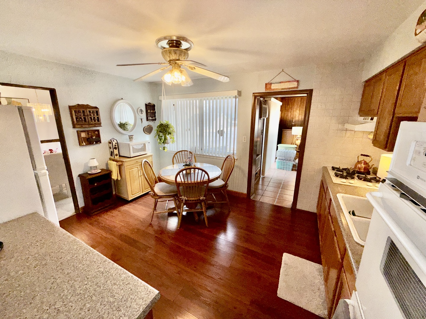 855 E Patten Drive, Palatine, IL 60074