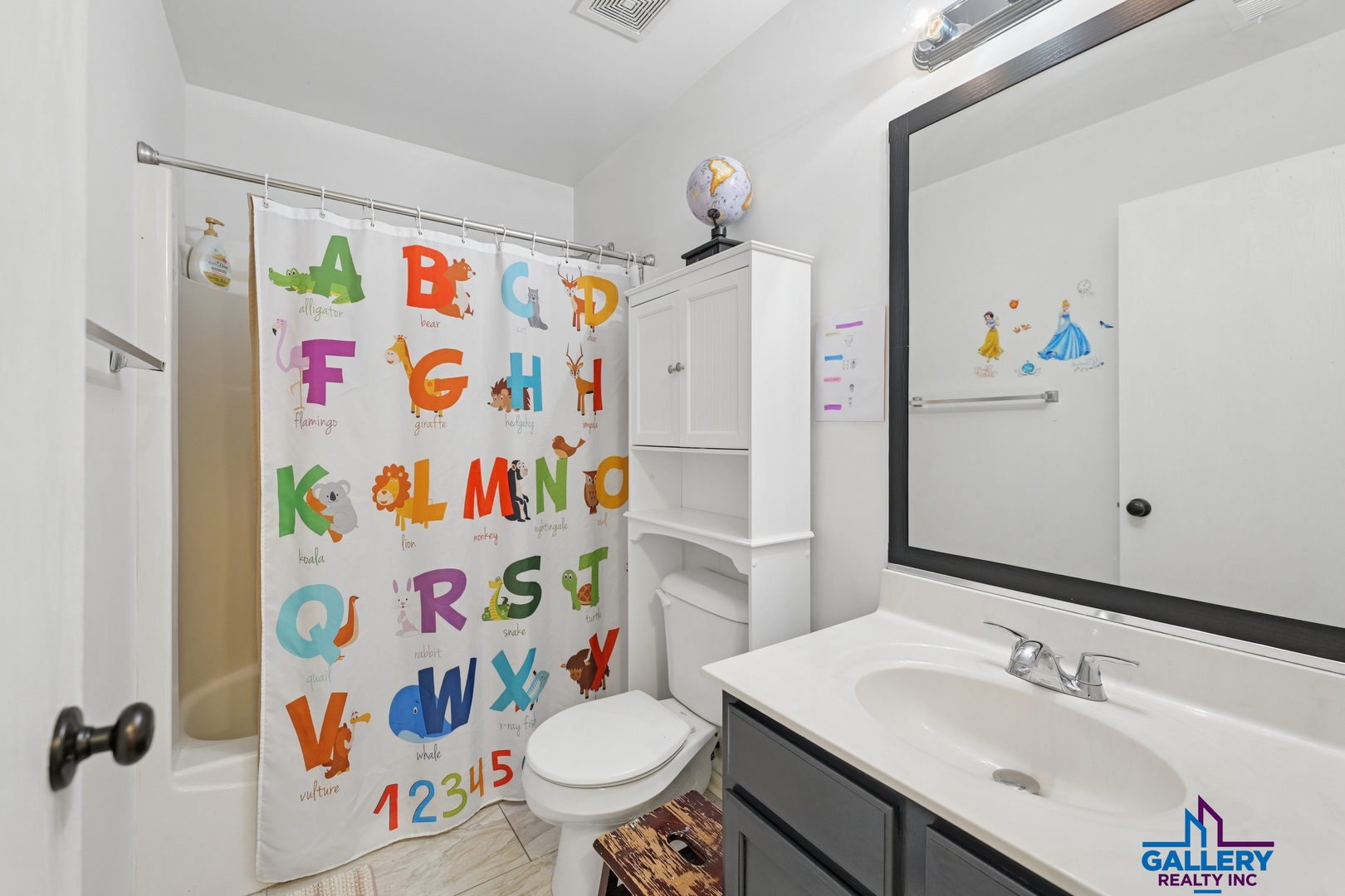 3125 Shenandoah Drive, Carpentersville, IL 60110