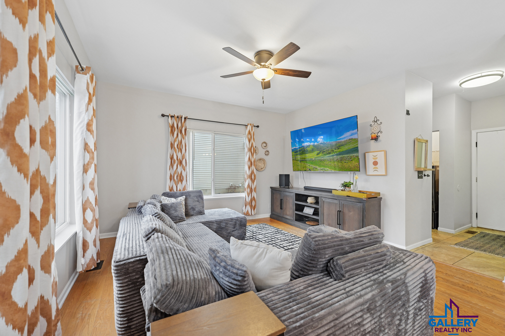 3125 Shenandoah Drive, Carpentersville, IL 60110