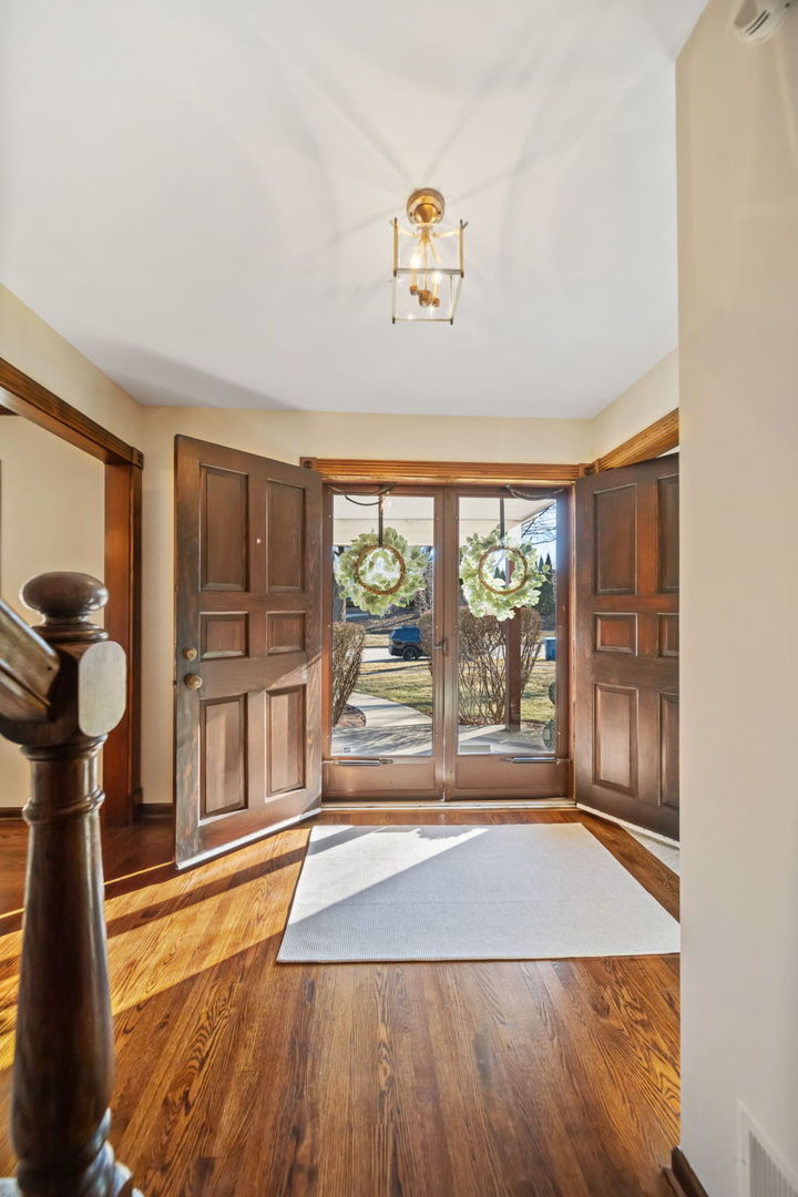 1470 Wood Avenue, Downers Grove, IL 60515