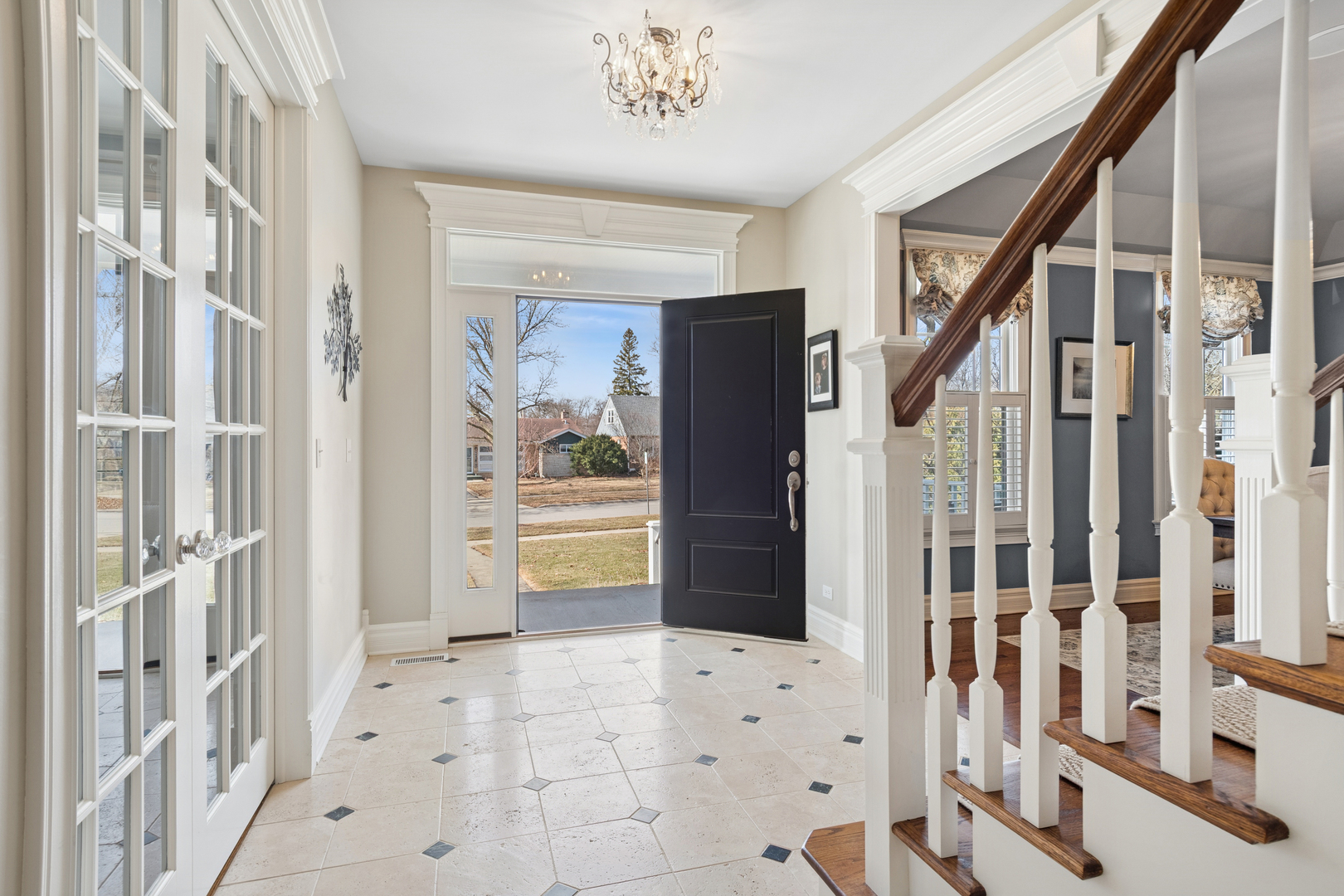 123 S Blanchard Street, Wheaton, IL 60187