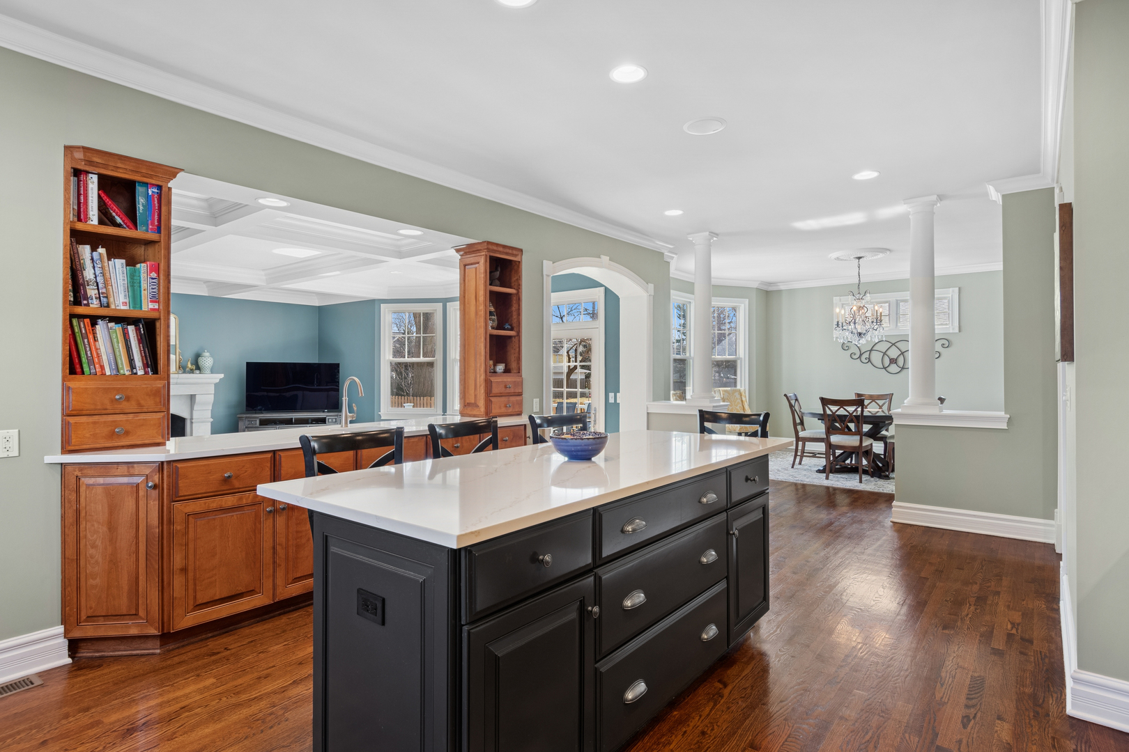 123 S Blanchard Street, Wheaton, IL 60187