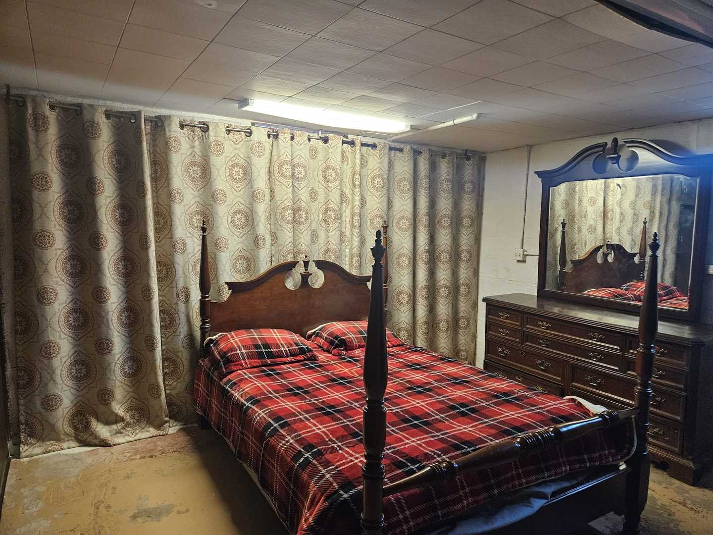 45 N Wisconsin Avenue, Addison, IL 60101