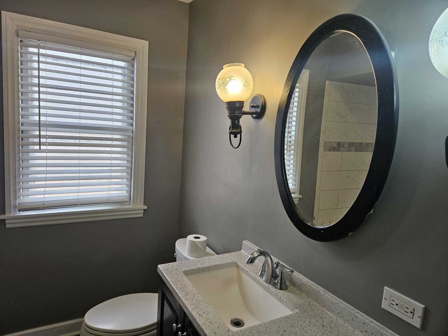 45 N Wisconsin Avenue, Addison, IL 60101