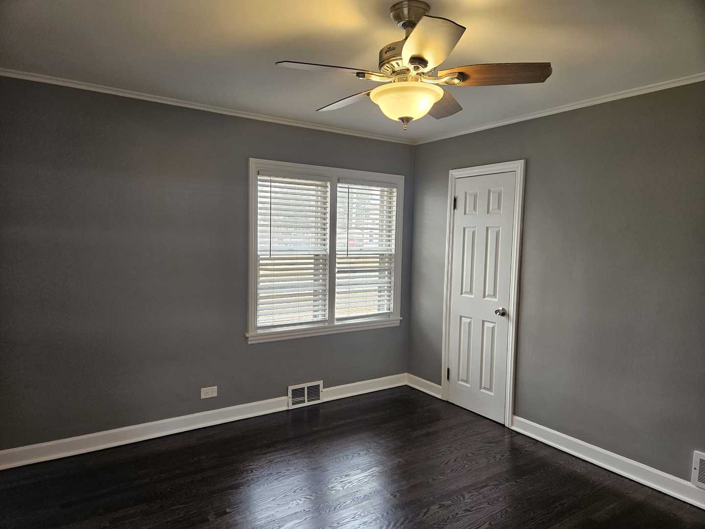 45 N Wisconsin Avenue, Addison, IL 60101