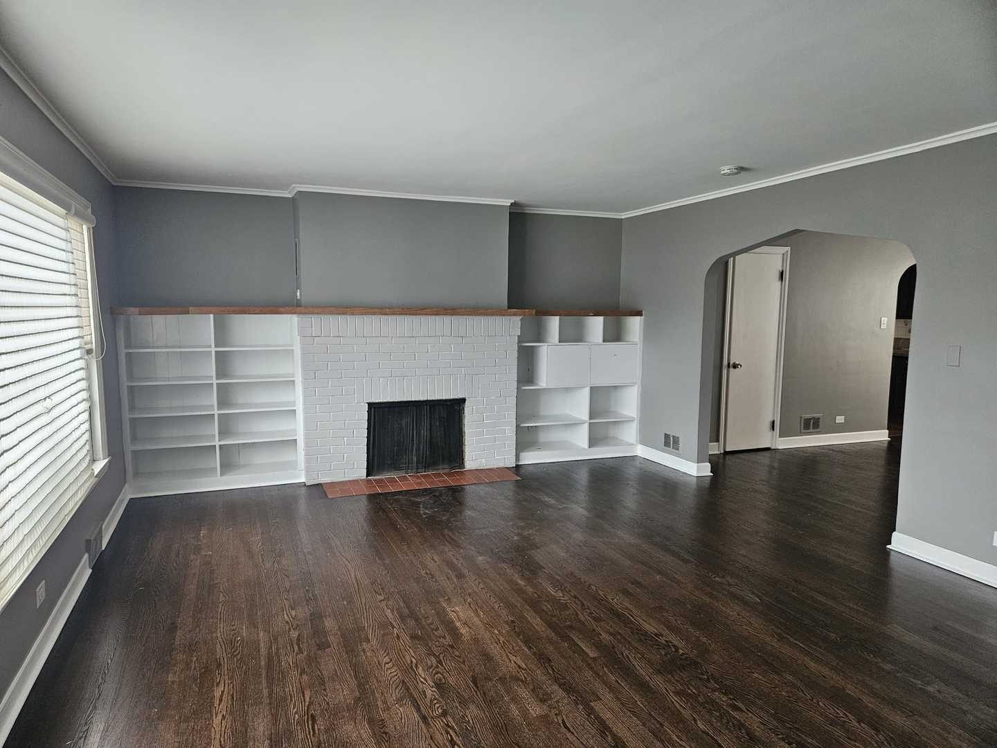 45 N Wisconsin Avenue, Addison, IL 60101