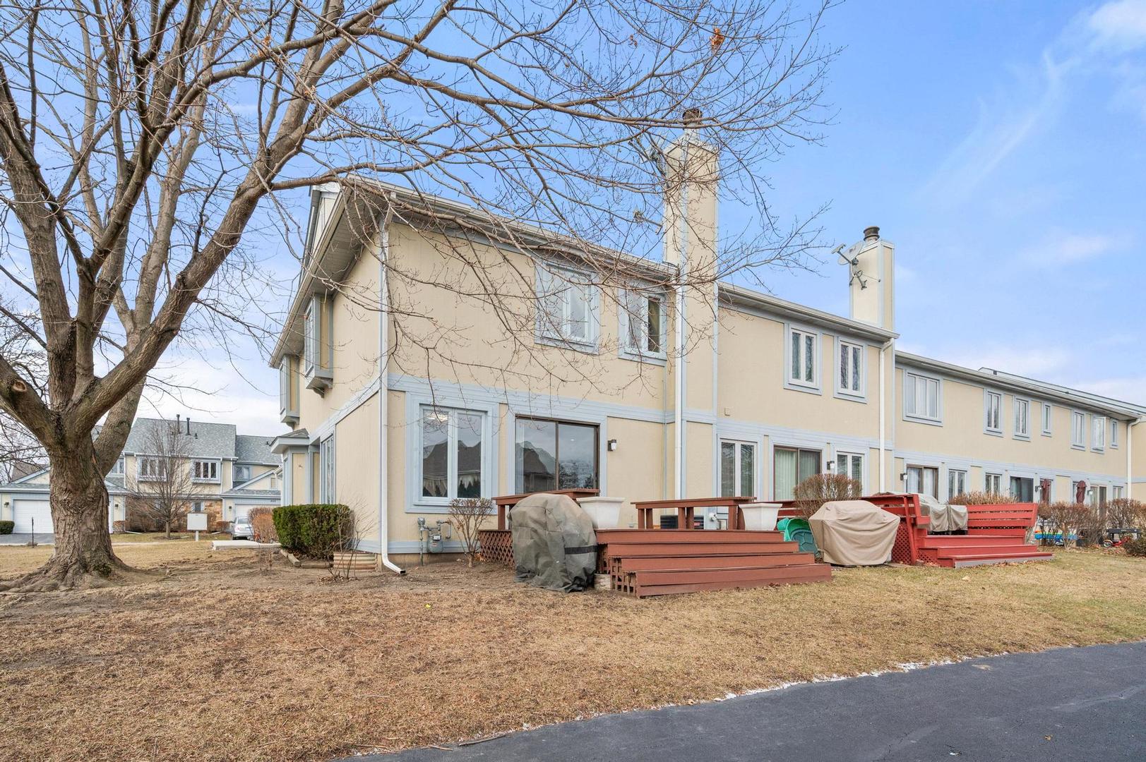 399 Catbird Lane, Deerfield, IL 60015