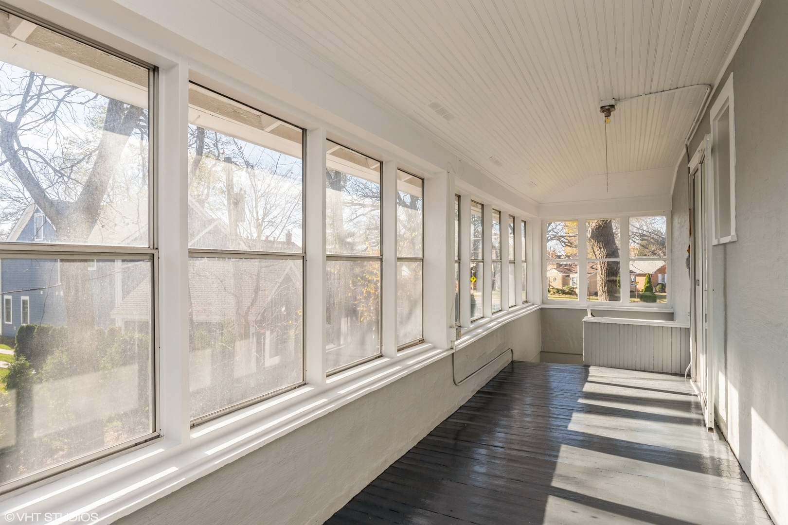 329 W Maple Avenue #327, Libertyville, IL 60048