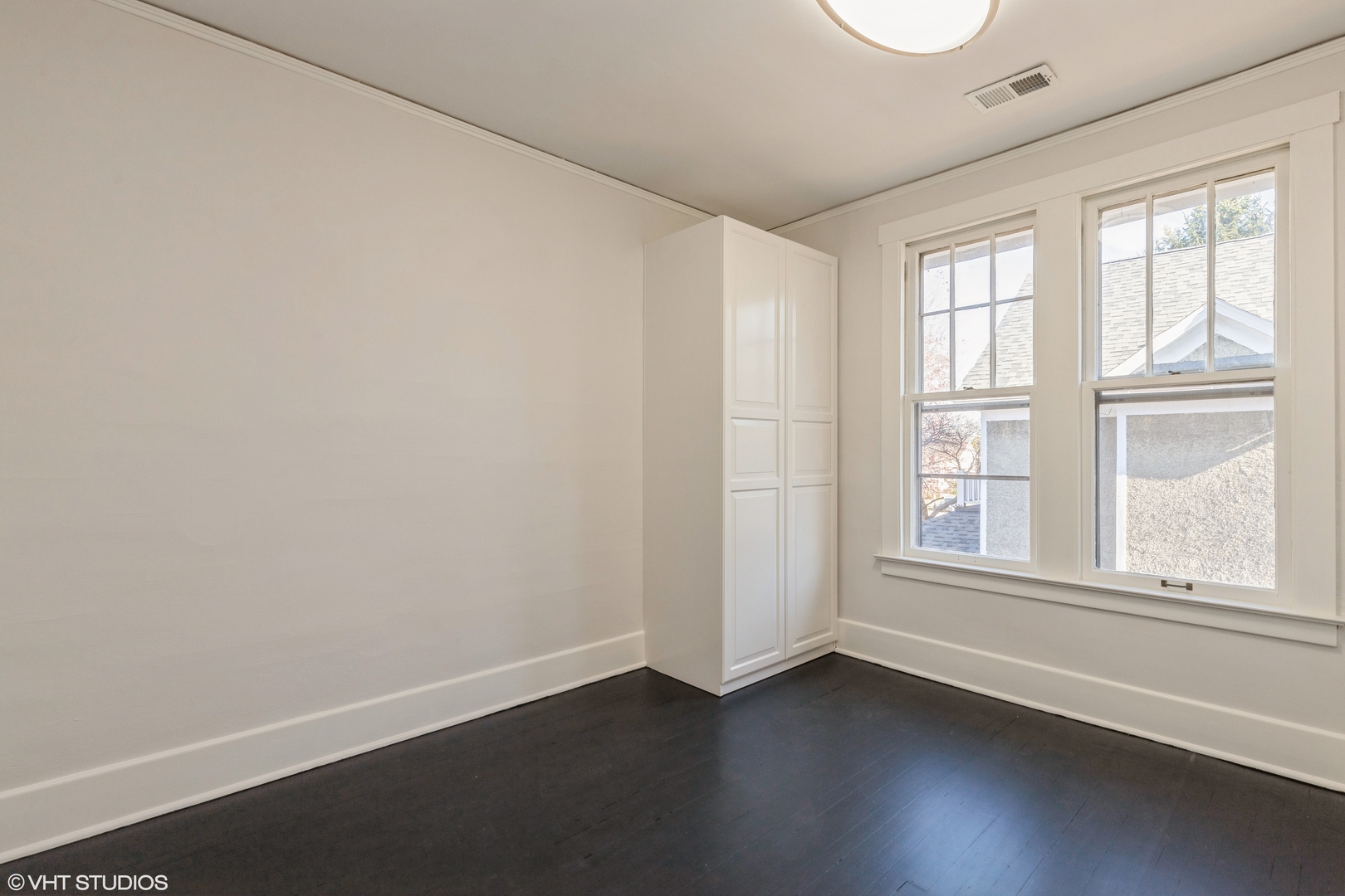 329 W Maple Avenue #327, Libertyville, IL 60048