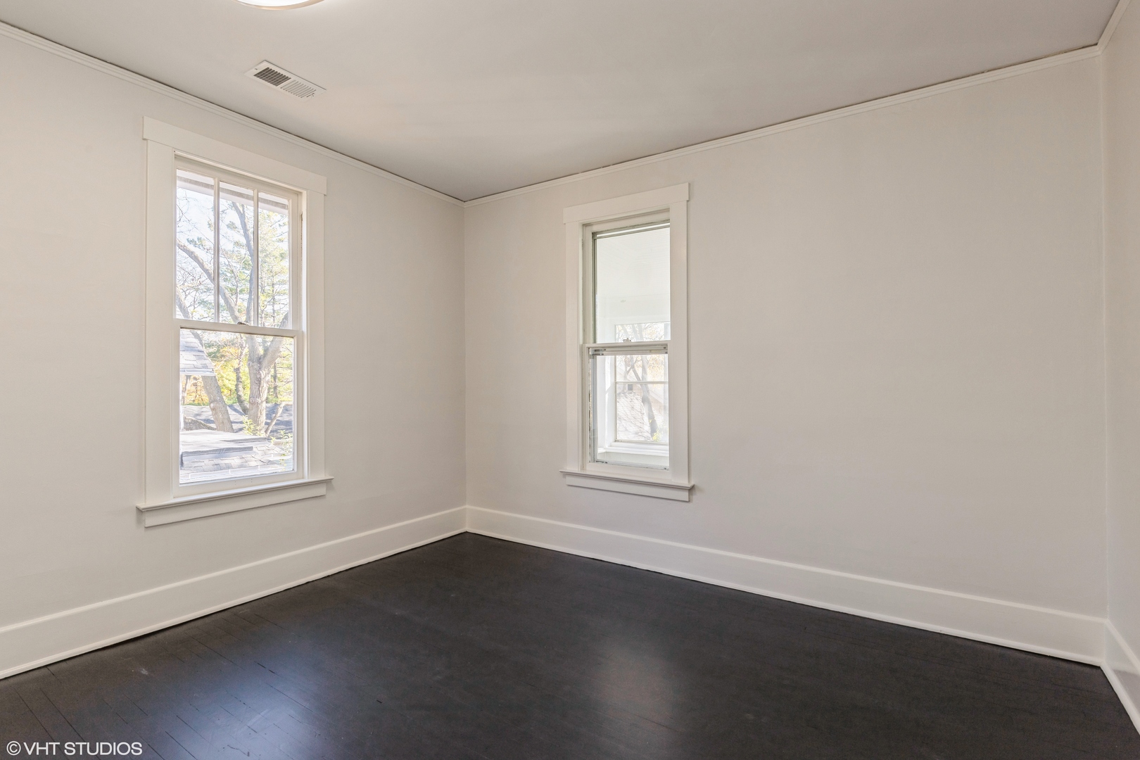 329 W Maple Avenue #327, Libertyville, IL 60048