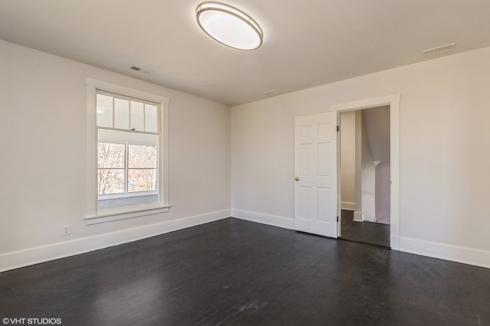 329 W Maple Avenue #327, Libertyville, IL 60048