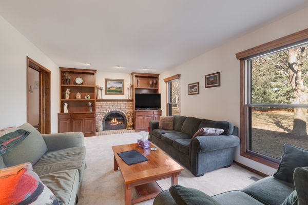 38W512 BITTERSWEET Lane, Elgin, IL 60124