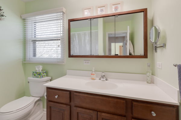 38W512 BITTERSWEET Lane, Elgin, IL 60124